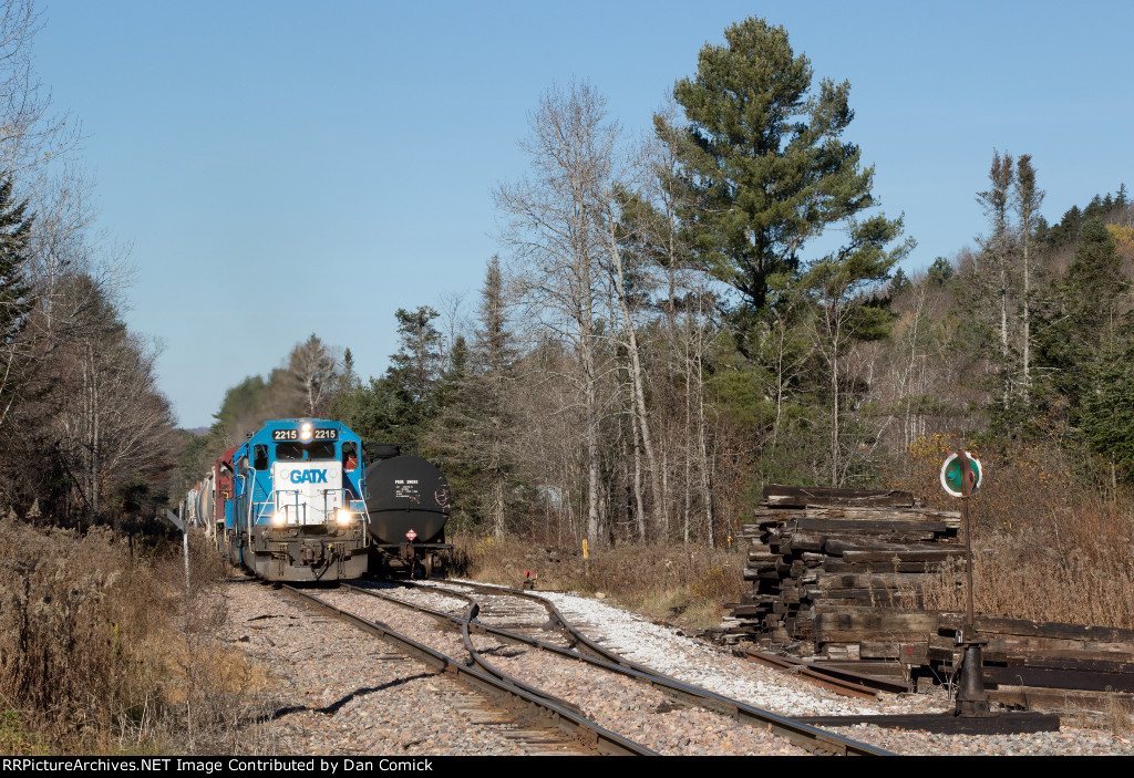 GMTX 2215 Leads GMRC #263 toward Summit Rd. 